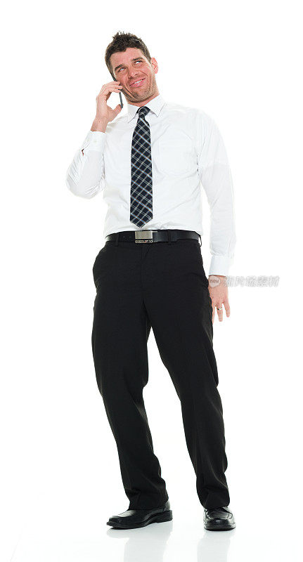 全长/一个男人只有30-39岁英俊的人白人男性/中年成年男子/中年商人/商人站在白色背景穿着伐木工衬衫/纽扣衬衫/衬衫/领带/裤子